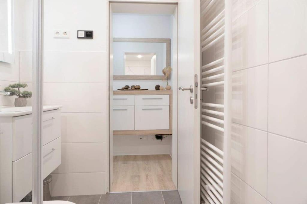 Moderne Ferienwohnung Groemitz Mit Garten/Terrasse Екстериор снимка